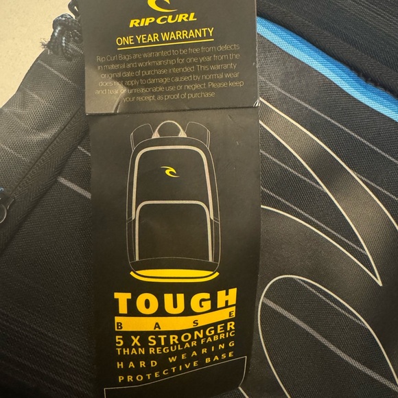 BRAND NEW Rip Curl Black and Blue Men's cooler Backpack - Picture 10 of 11